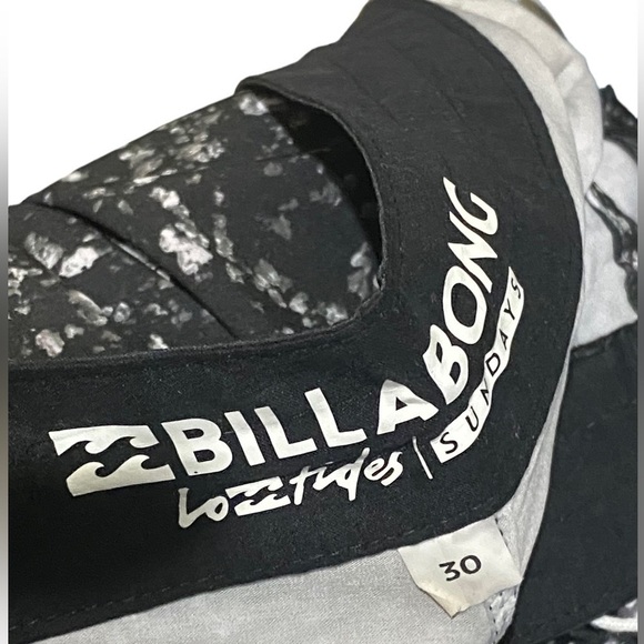 BILLABONG 17”  LOW TIDE SUNDAYS Board shorts Swim Size 30 Black Print - Picture 4 of 12